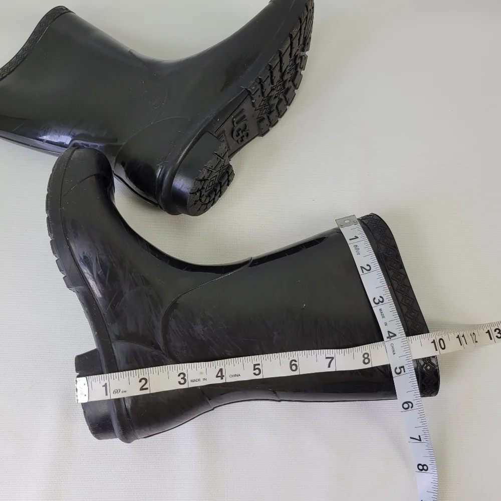 UGG Rubber Rain Boots Boys Sz 2
